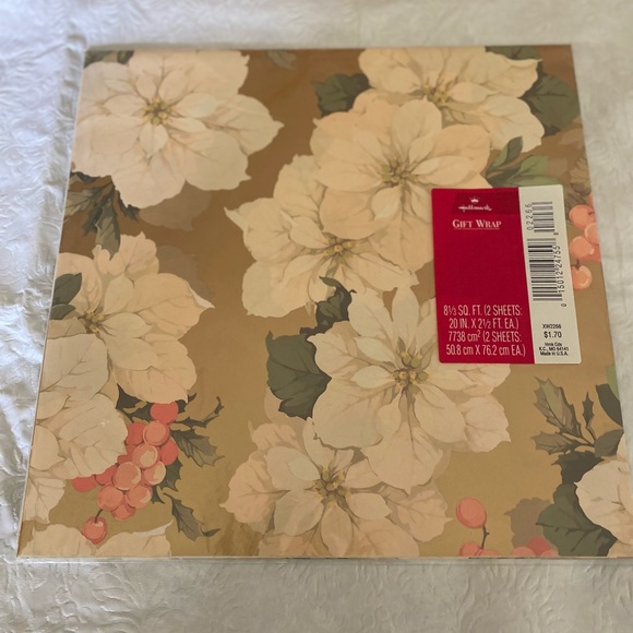 Vintage Christmas Gift Wrap Bundle of Ten from HALLMARK - Picture 7 of 15